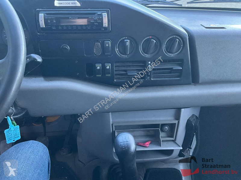 Lastbil Volkswagen open laadbak met HMF 152T2...