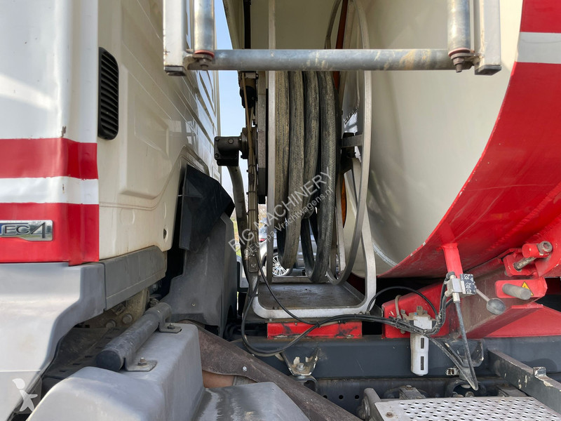 شاحنة Mercedes 1829 13.500L Fuel Truck