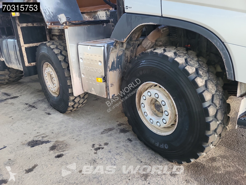 شاحنة Volvo 500  8X4 27m3 AJK Pusher 45Tons...