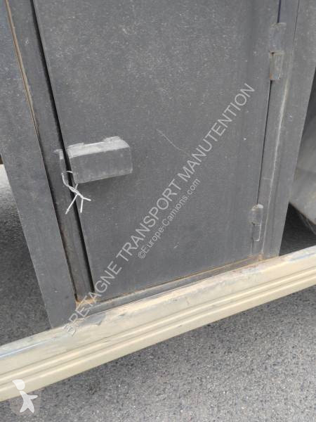 Nosič strojů Renault