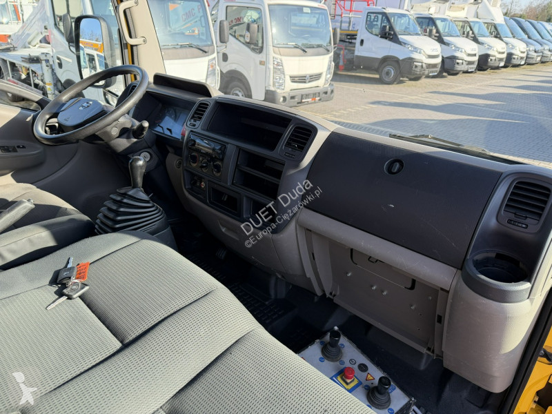 شاحنة Nissan Zwyżka Podnośnik Koszowy PALFINGER...