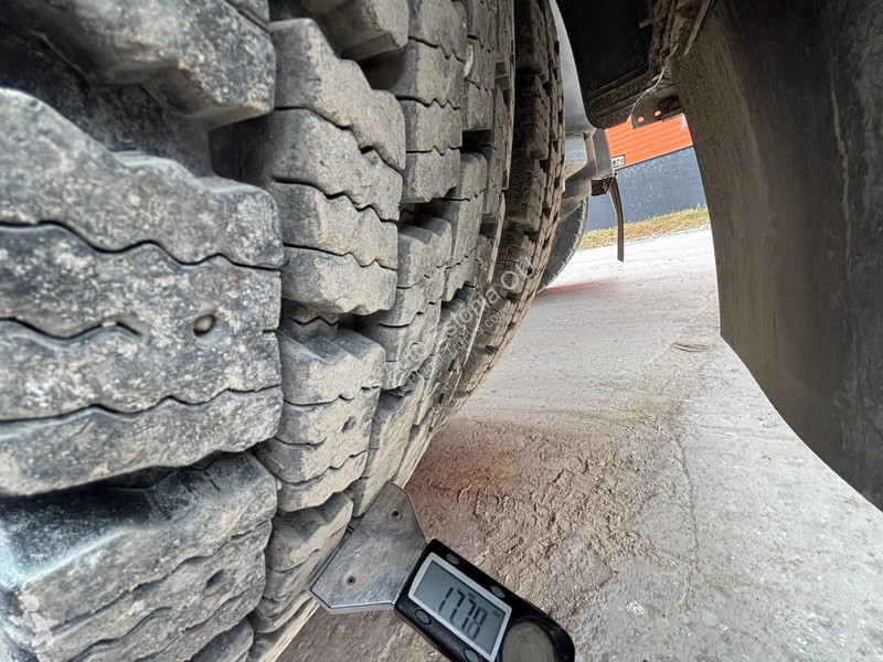 شاحنة Volvo 540 8x4/4 MEILLER PK 26 ton /...