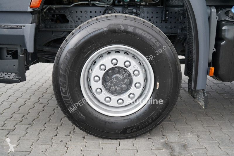 شاحنة Mercedes X-HIPRO 302
