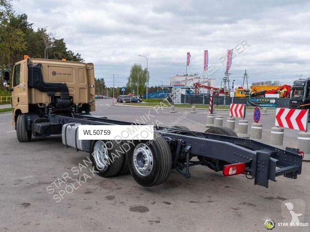 شاحنة DAF CF370 6x2 chassis built-in frame