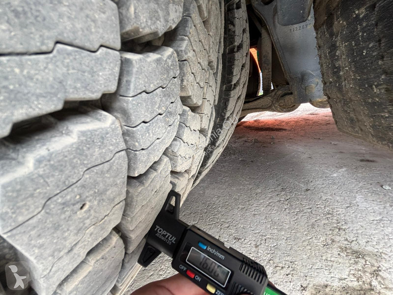 شاحنة Volvo FM 370 6x2*4 MITSUBISHI TU100 / BOX...