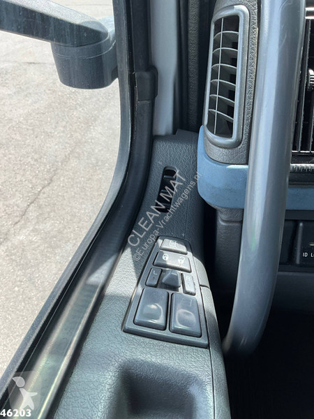 شاحنة Volvo 390 8x4 kolkenzuiger