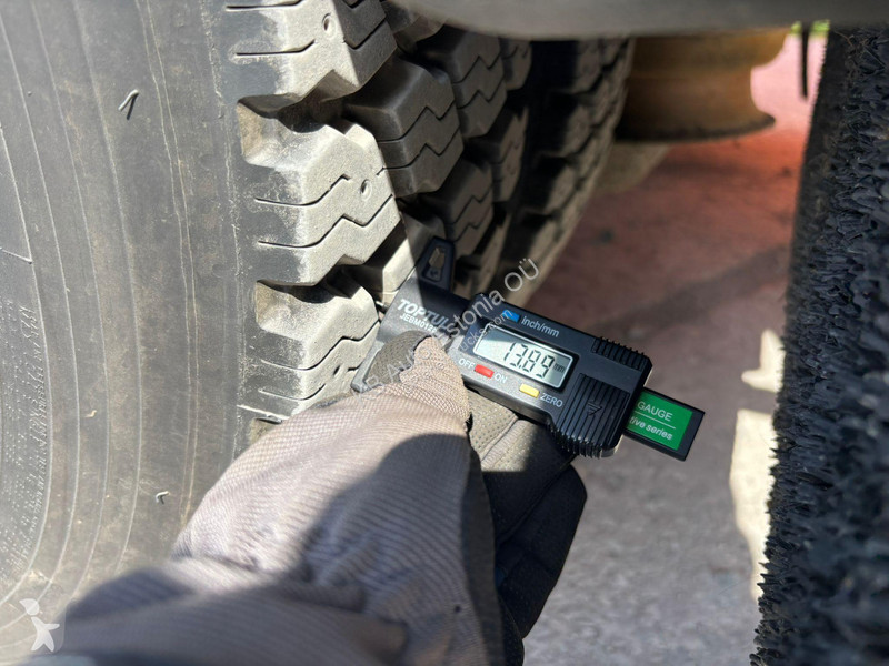 شاحنة Mercedes 818 4x2 THERMOKING V600 MAX