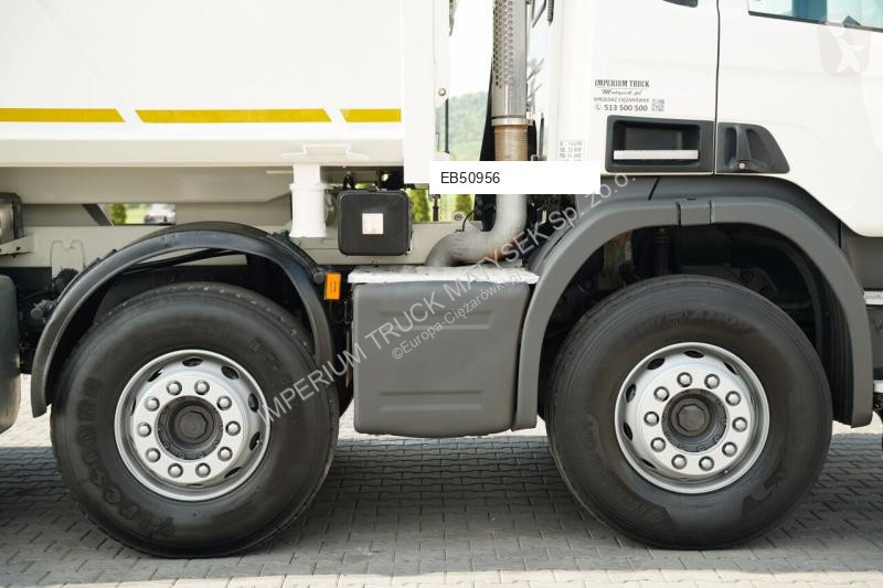 شاحنة Scania P 440 / 8x4 / WYWROTKA 2 STRONNA /...
