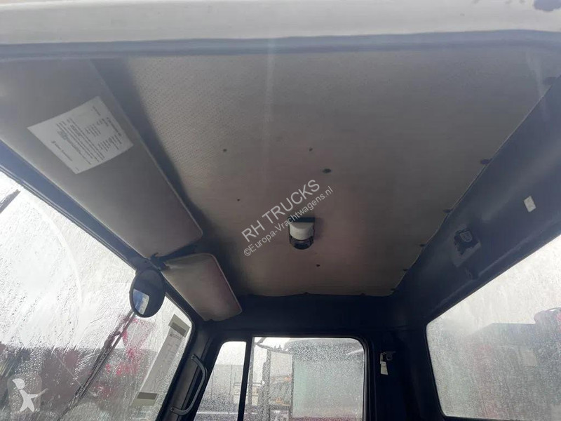 شاحنة International 4600 4x2 210HP + TEUPEN hyLIFT