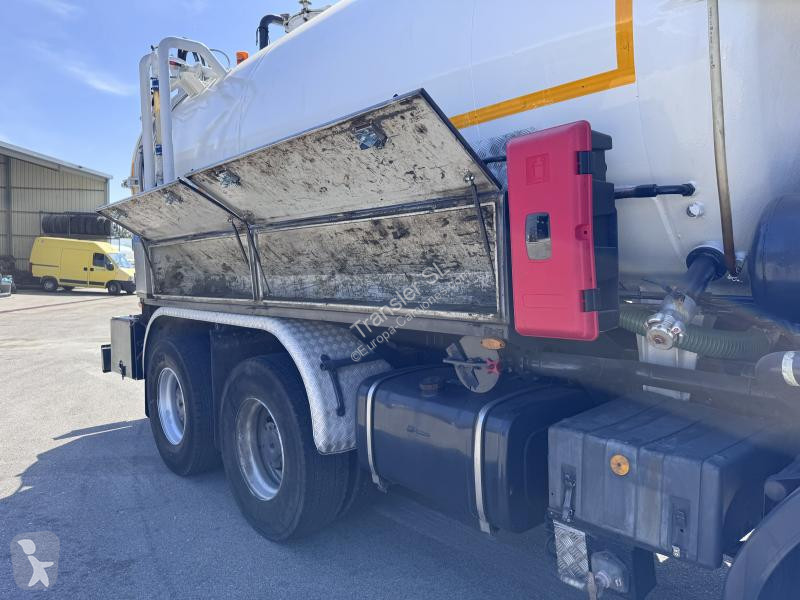 شاحنة Iveco MP410E 42H