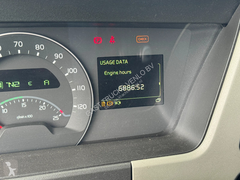 شاحنة Volvo 330 6x2*4 BDF + Lift Only 309Tkm!...