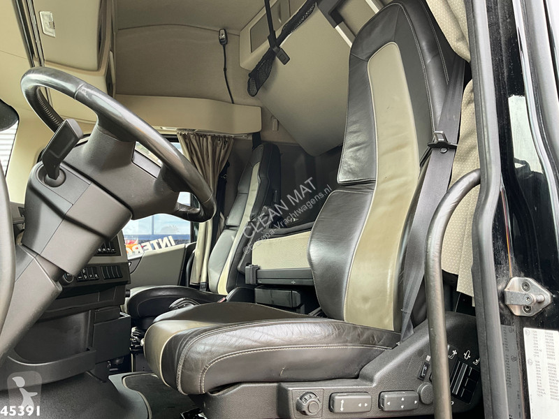 شاحنة Volvo 540 8x4 HMF 85 Tonmeter laadkraan +...