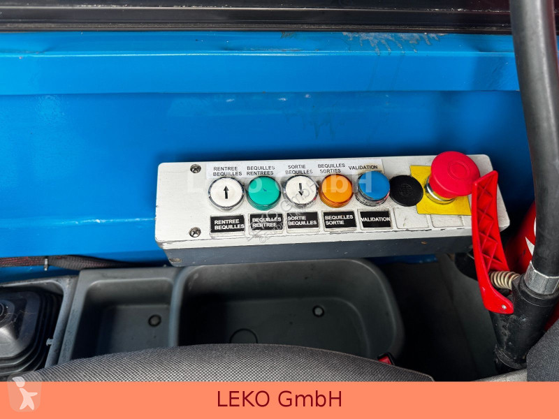 شاحنة Mitsubishi FE659FMOD Flughafen wagen
