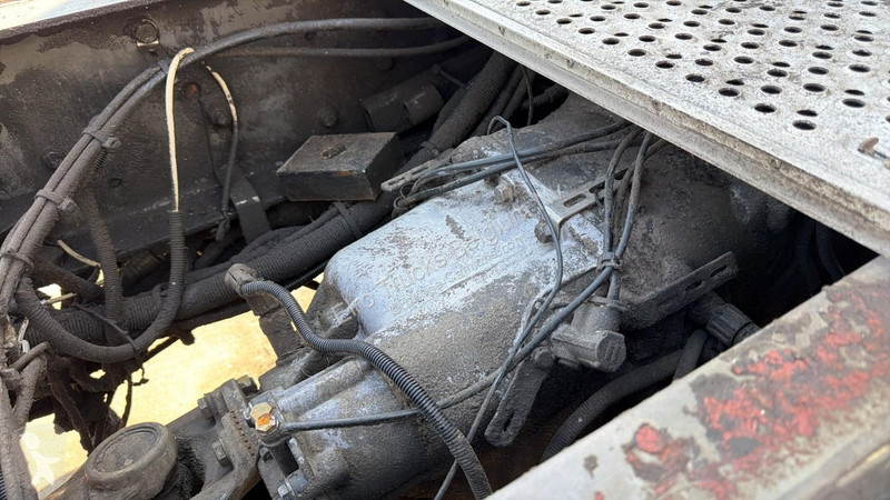 شاحنة Volvo - 420 (EJES GRANDES / SUSPENSIÓN DE...