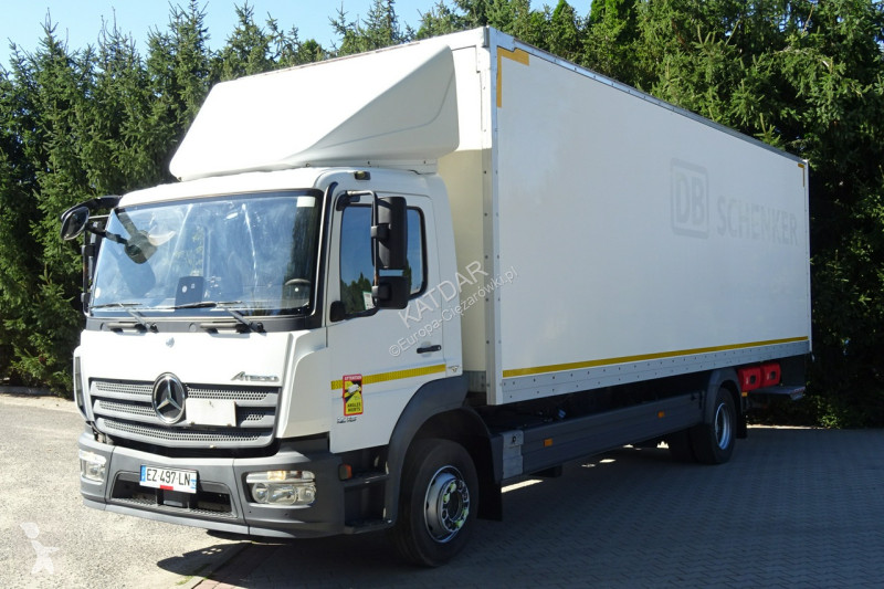 Камион Mercedes 1218 Euro 6 kontener 20pal...