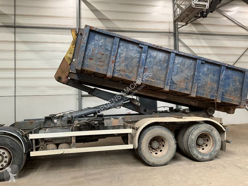 شاحنة Volvo 520 8X4