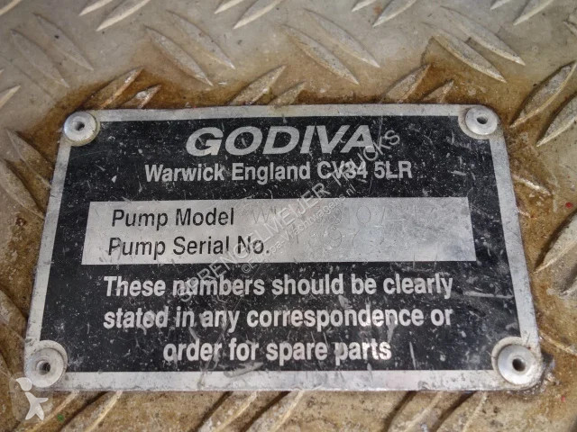 شاحنة Mercedes 1325 godiva pump