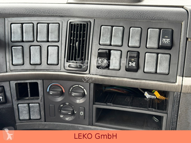 Lastbil Volvo 380  8x4 Abrollkipper