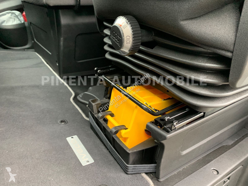 Furgoneta Iveco 70C18P TK-KOFFER LUFT LBW AHK...