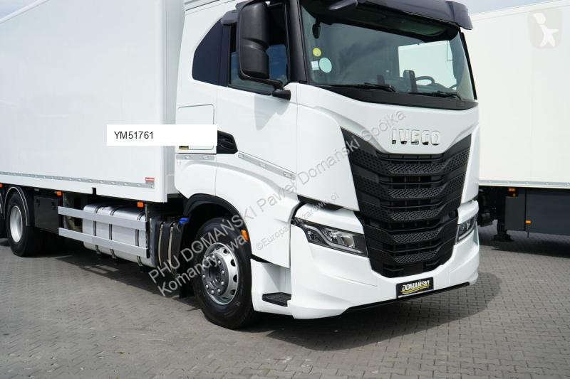 Camión Iveco / 420 / E 6 / KONTENER + WINDA /...