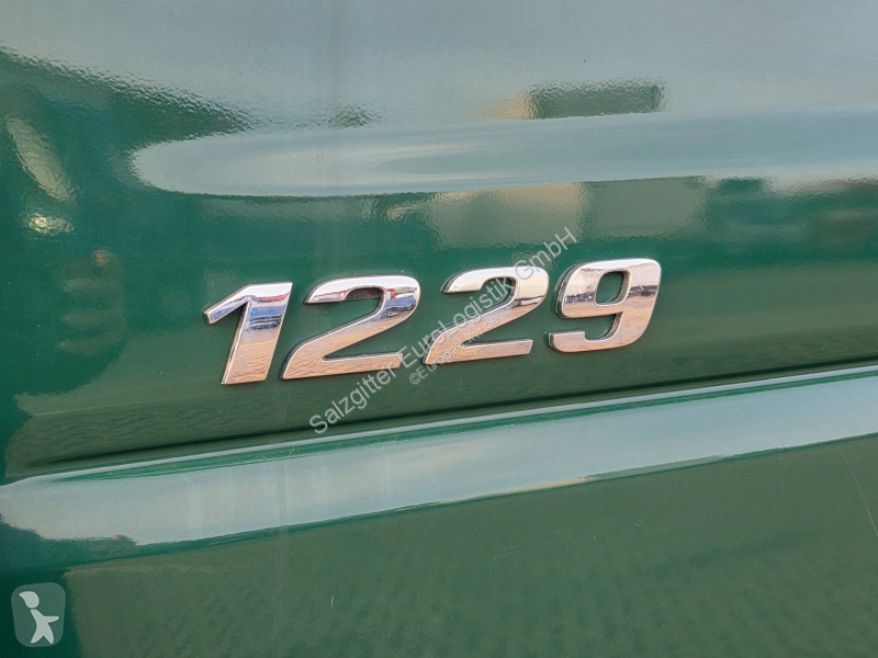 شاحنة Mercedes 1229