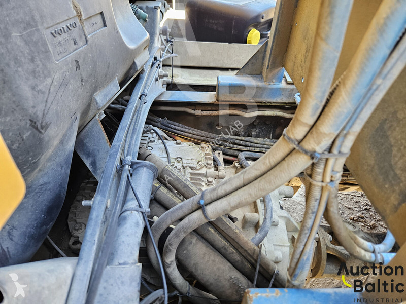 Betonárske zariadenie Volvo 480 8X4