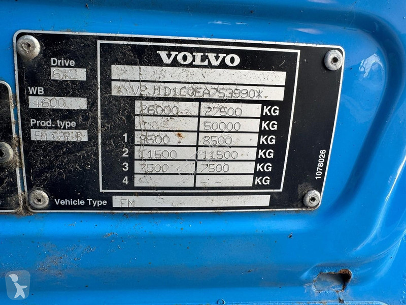 شاحنة Volvo 330 6X2 EURO 5  KIPPER + FASSI...
