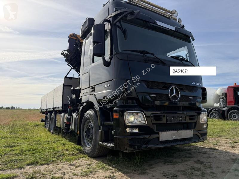 شاحنة Mercedes 3332