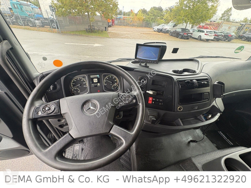Vrachtwagen Mercedes...