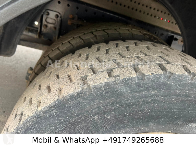 Vrachtwagen MAN 12.220 C BL...