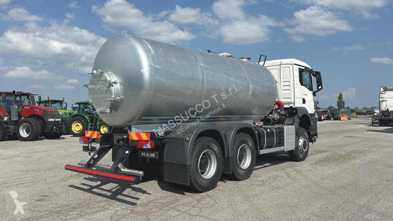 Camión MAN TGS 33.520 6X6