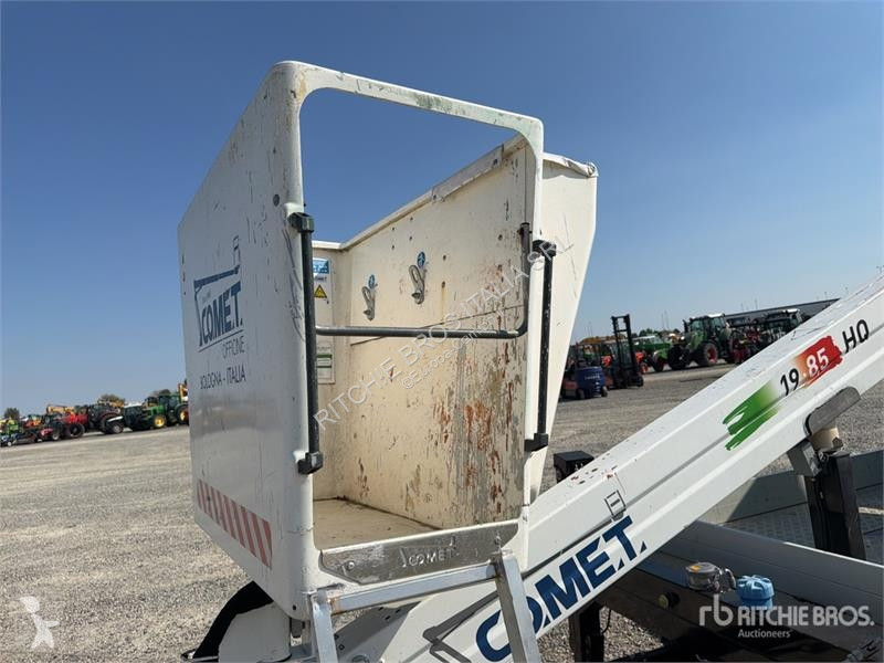 Camion Iveco 19-8,5 HQ 19 m on Iveco 35-140...