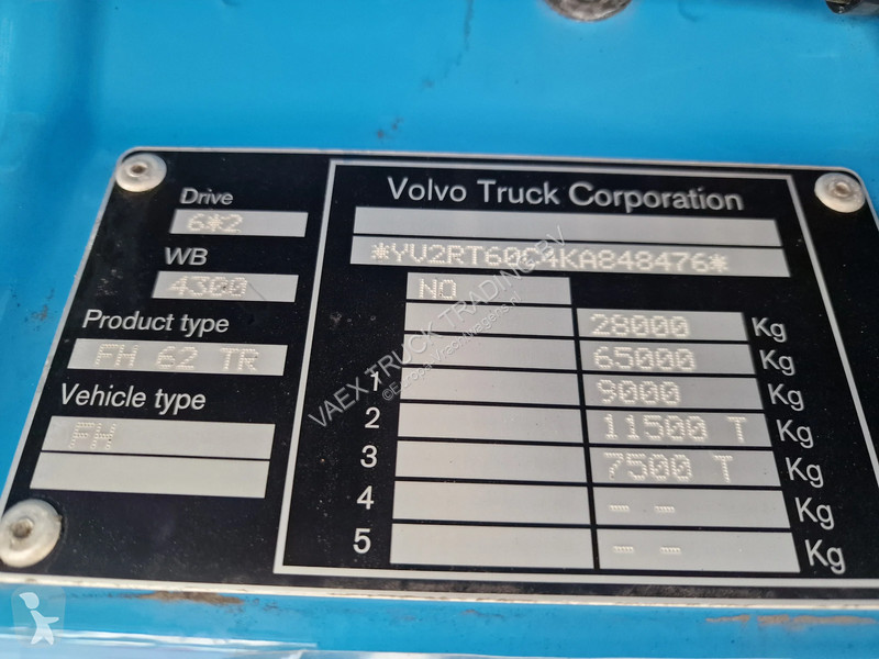 Camión Volvo 13540 6x2*4 - Platform with...