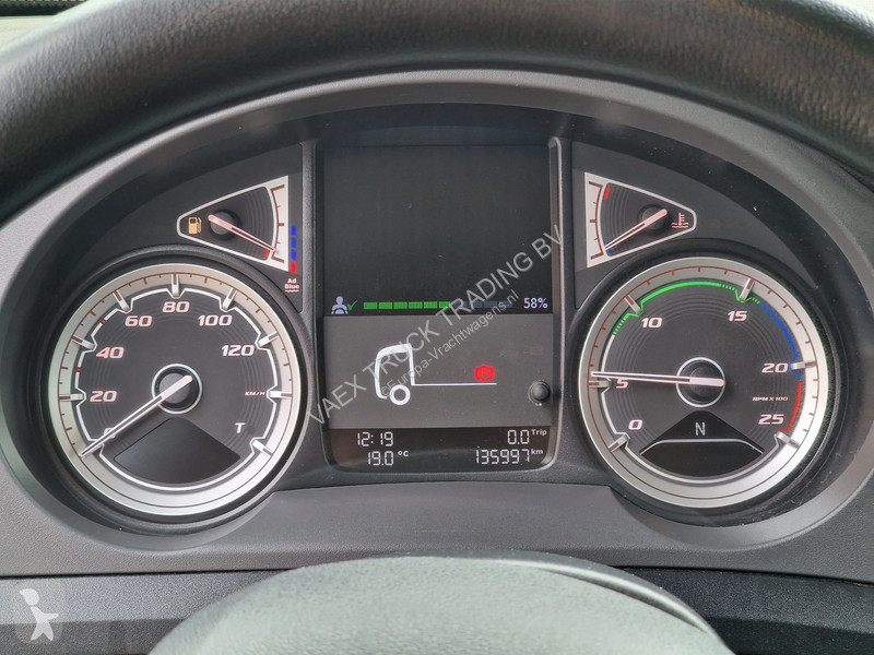 Вантажівка DAF 300 4x2 - Box - Low KM - Full...