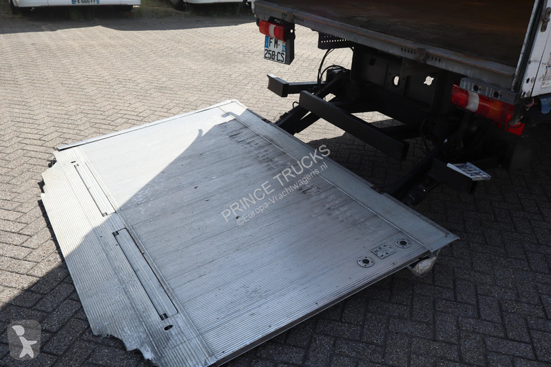 Camión Mercedes 1218 * EURO6 * 4X2 *