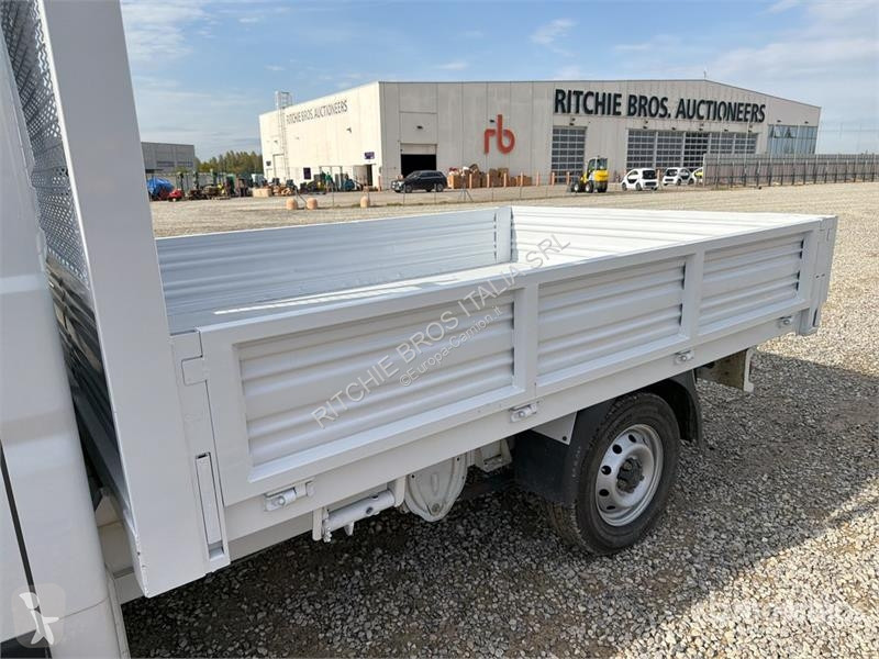 Kamion Fiat ducato Crew Cab Flatbed Truck