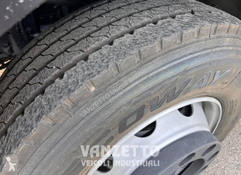 Kamion Iveco AD 320 S 36