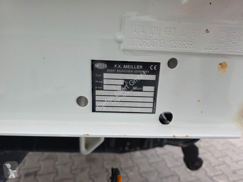 Kamion Mitsubishi Fuso 7C18D DoKa 7 Sitze AHK
