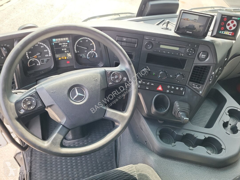 Teherautó Mercedes 2543