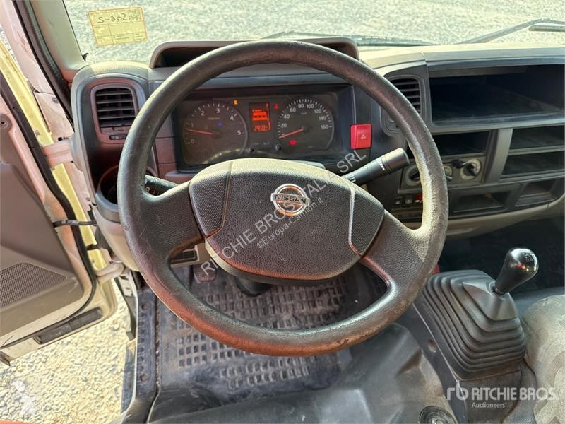 Lastbil Nissan PNT205 NHD 18.1 m on Nissan...