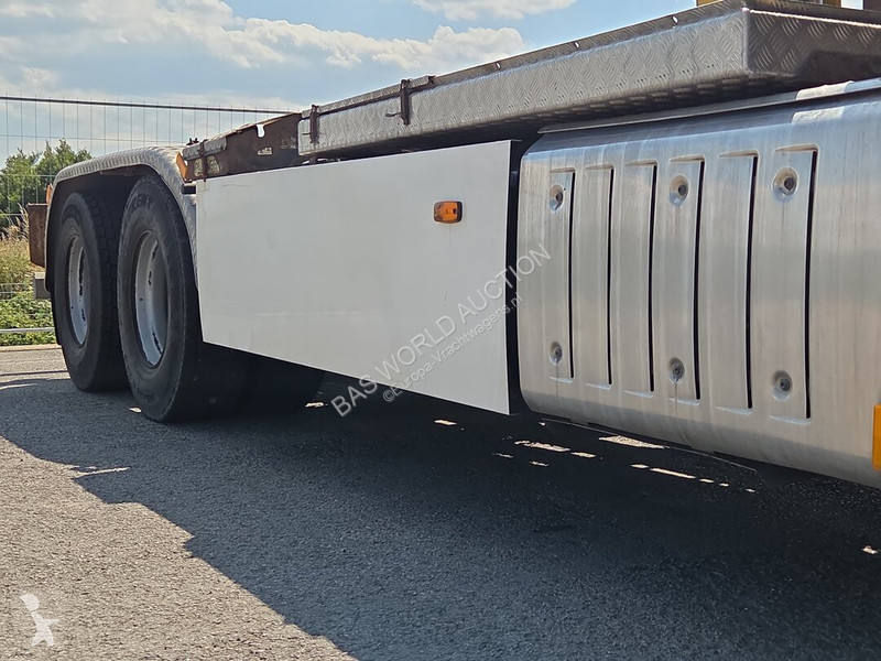 شاحنة Mercedes 2545