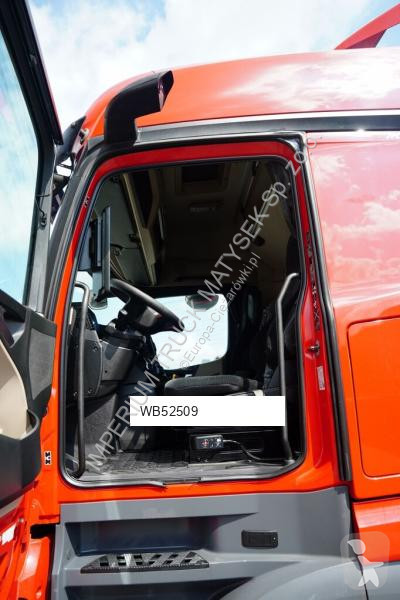 Грузовик Mercedes 2545