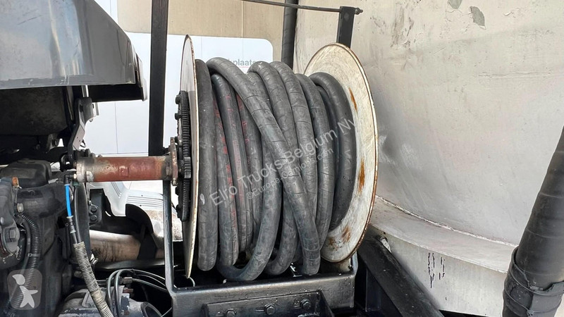 Camión Scania 94 - 260 (17400 ITER / MANUA PUMP...