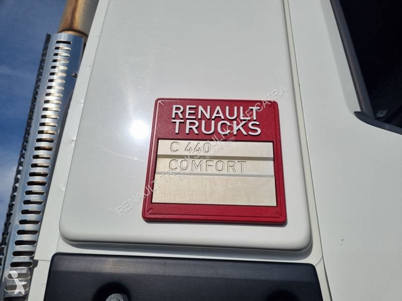 Camión Renault 440.26 DTI 13