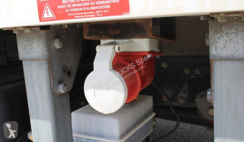 Camión Iveco 100 E 19