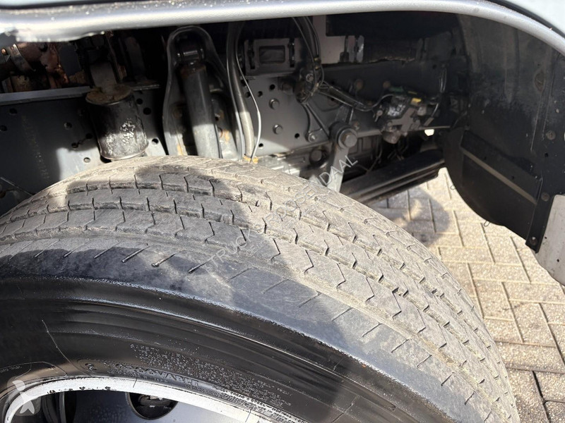 Vrachtwagen Mercedes 1623 + LOADLIFT 2000 KG +...