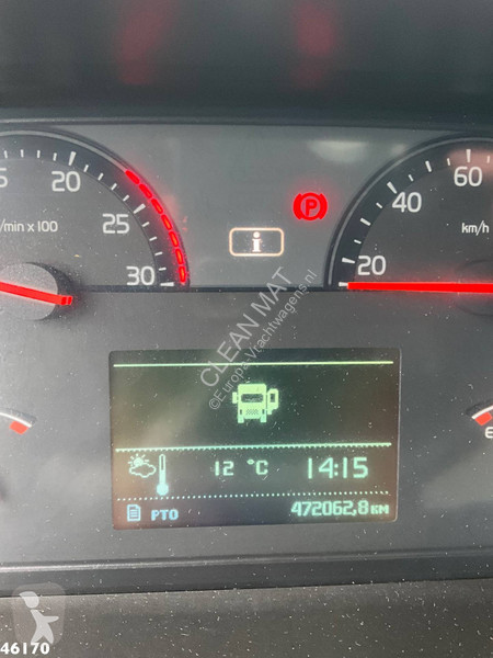 Lastbil Volvo 420 8x4 HMF 22 Tonmeter laadkraan
