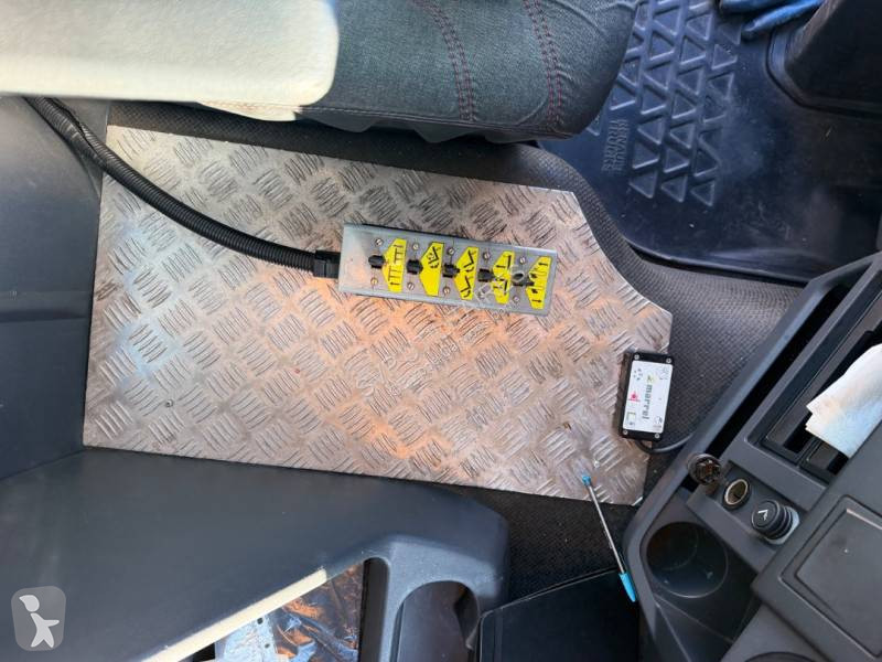 Teherautó Renault 520.26 DTI 13