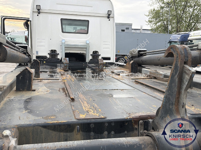 Lastbil Scania P410B6x2*4NA / HYVA Absetzkipper...