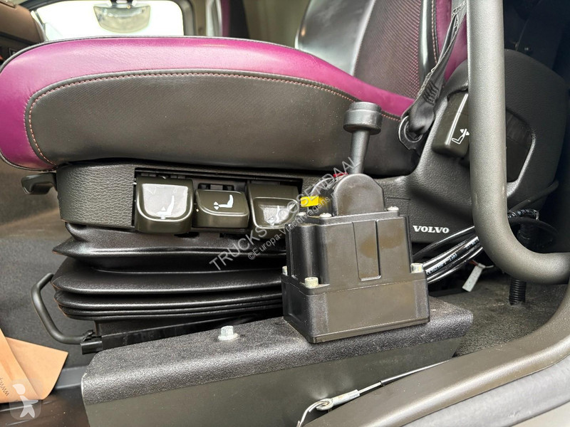 Lastbil Volvo 460 ic + HMF 2320 5x EXT + 6x4 +...